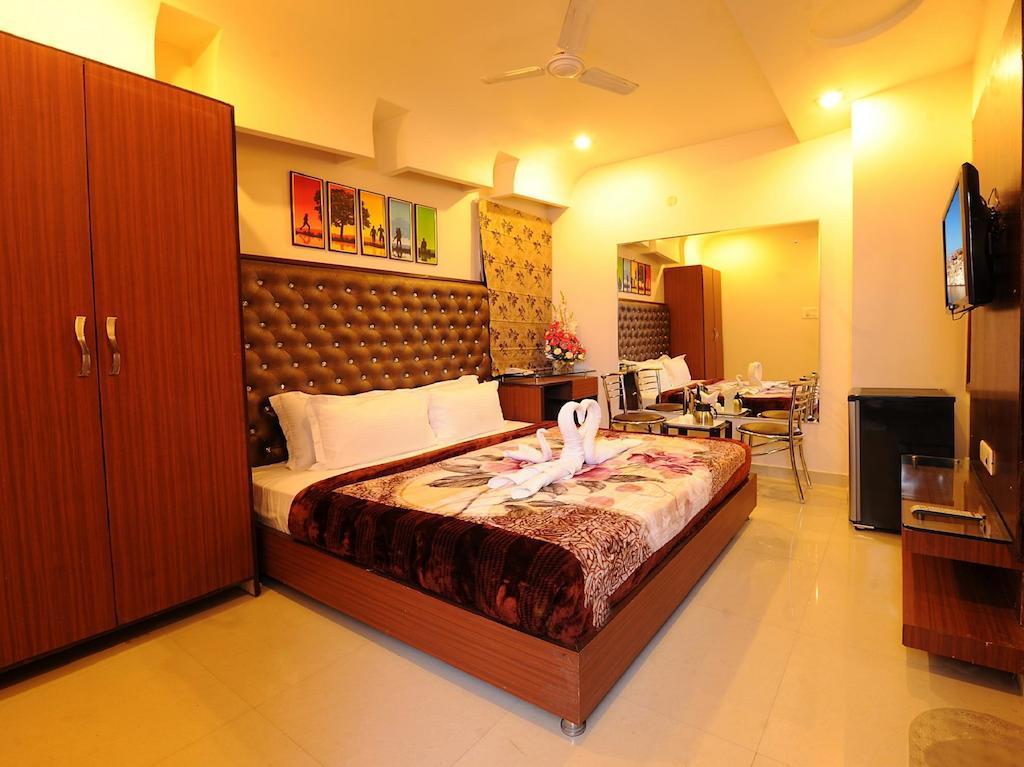 Hotel Pearl Inn & Suites Amritsar Værelse billede