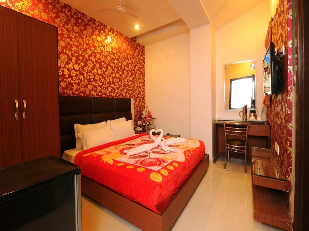 Hotel Pearl Inn & Suites Amritsar Værelse billede