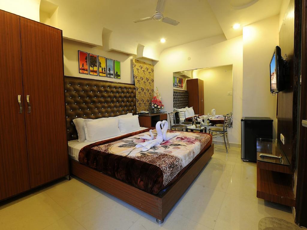 Hotel Pearl Inn & Suites Amritsar Værelse billede