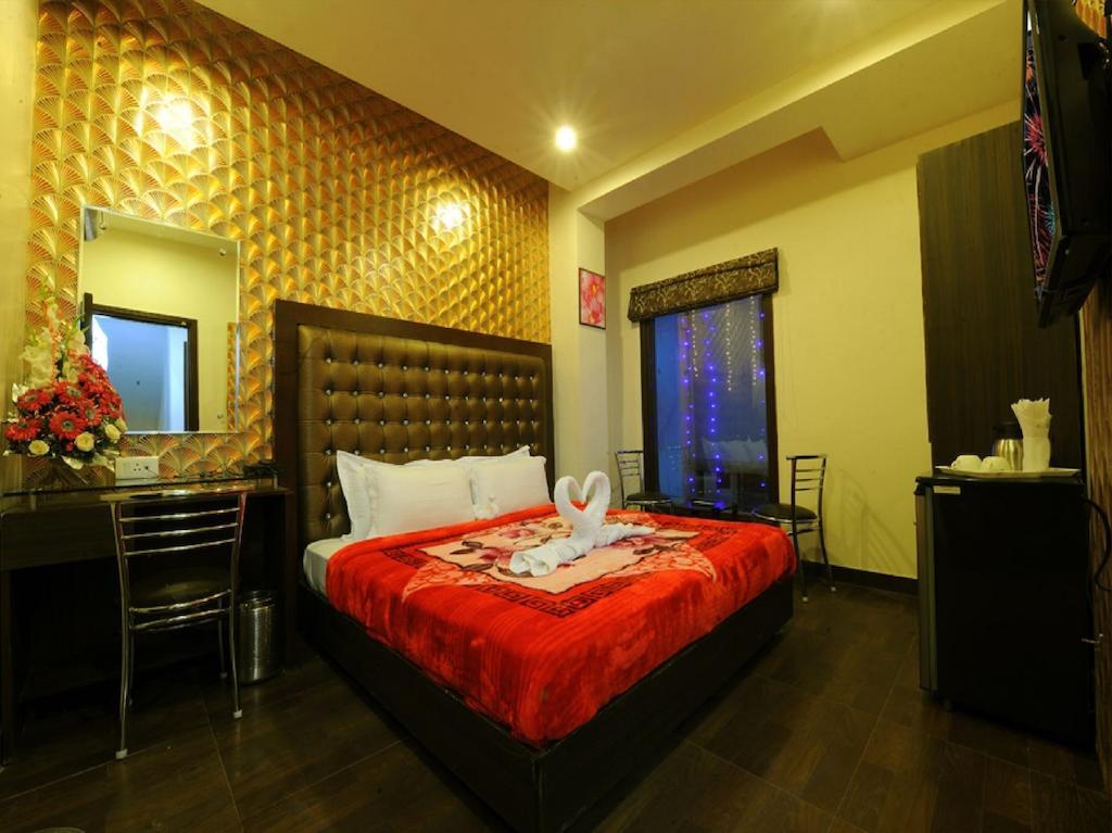 Hotel Pearl Inn & Suites Amritsar Eksteriør billede