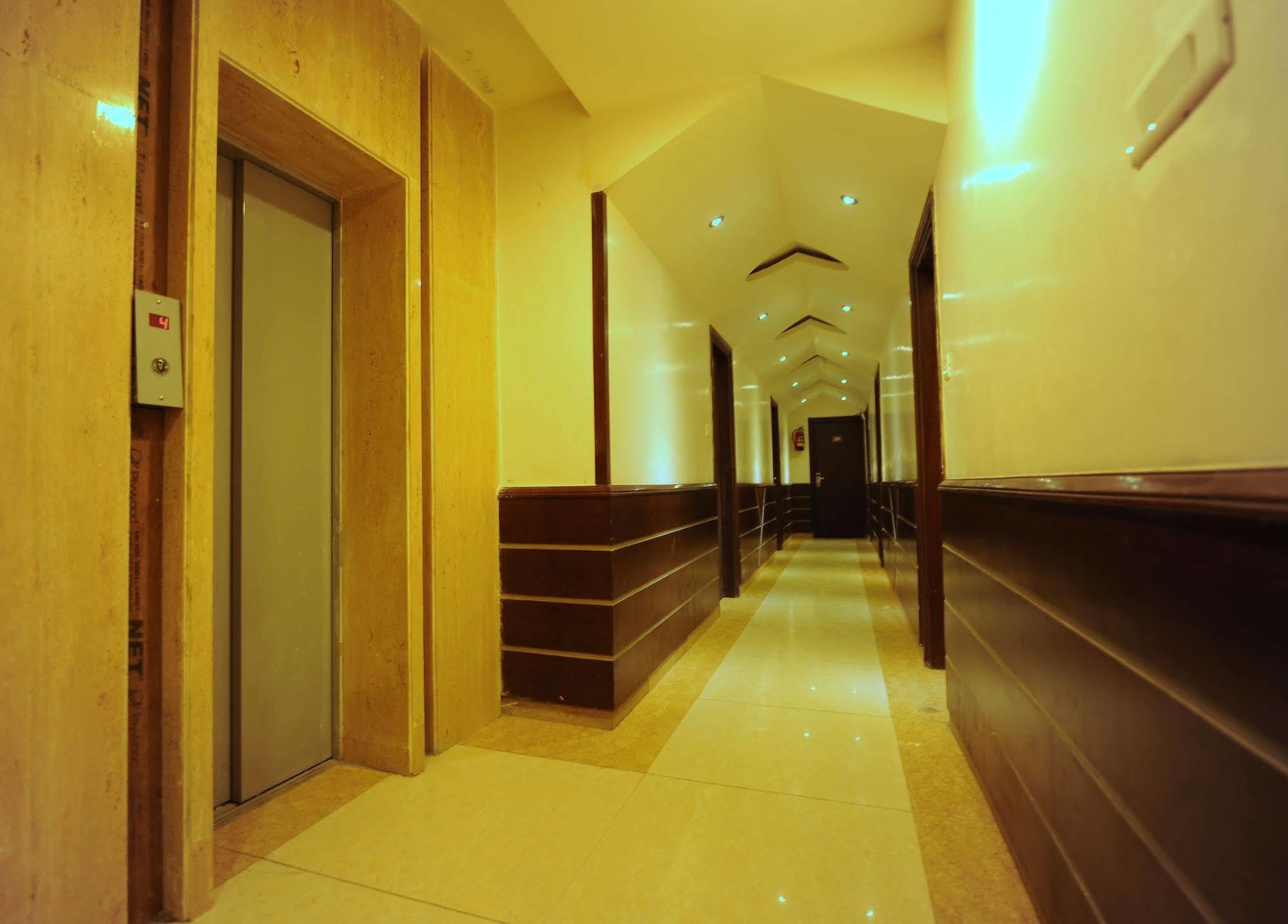 Hotel Pearl Inn & Suites Amritsar Eksteriør billede
